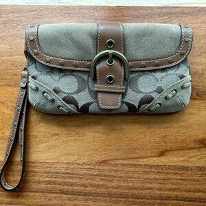 Coach wristlet NWOT